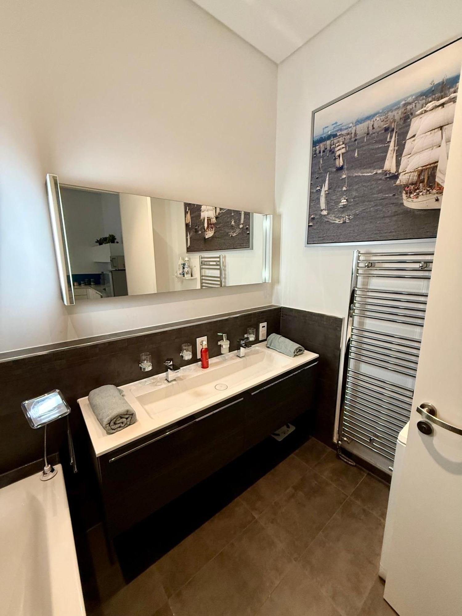 Relax-Wohnung Mit Balkon Ueber Die Weisse Elster Leipzig Exteriör bild